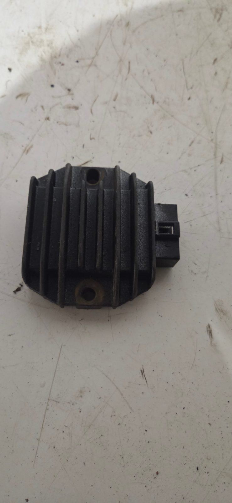 Yamaha YBR 2010 Voltage regulator/Rectifier