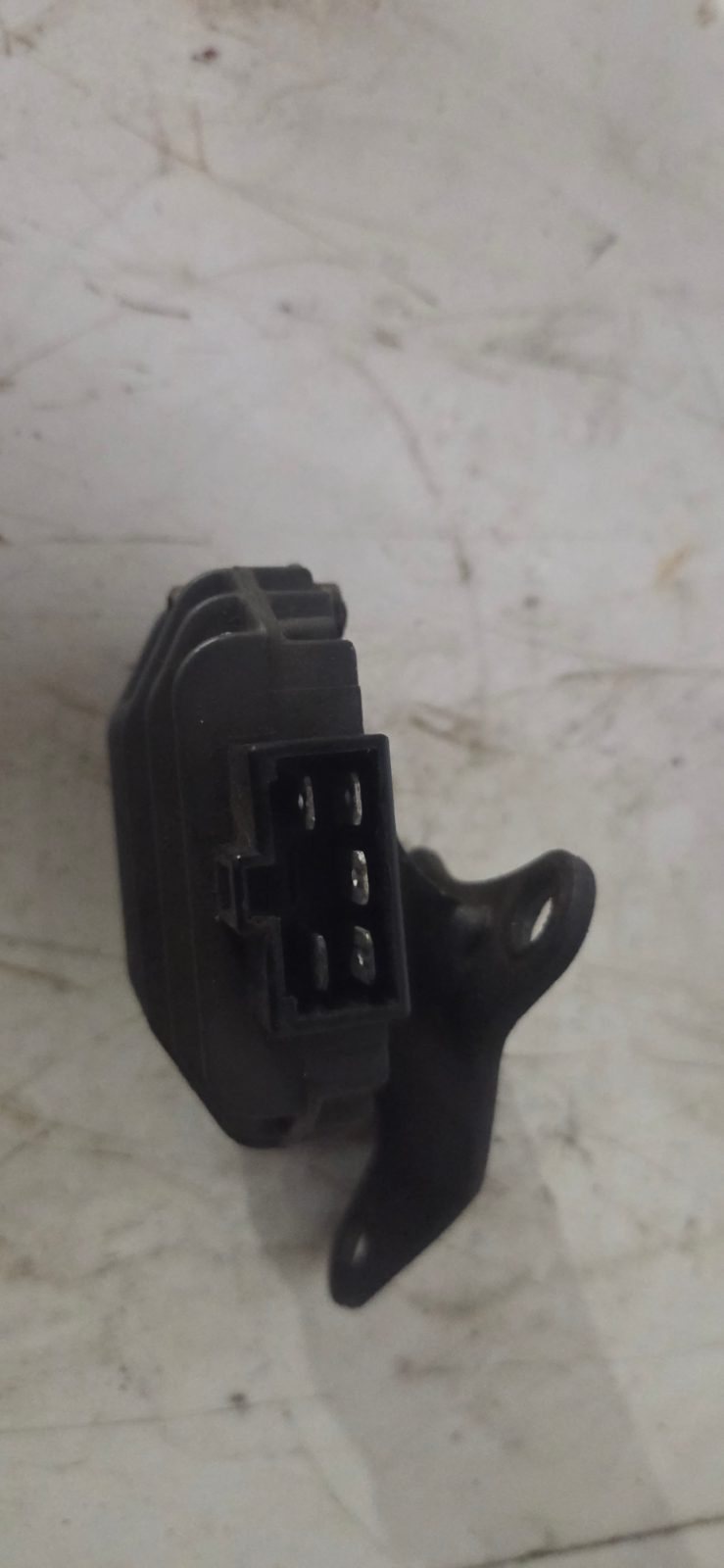 Yamaha YBR 2010 Voltage regulator/Rectifier - Image 3